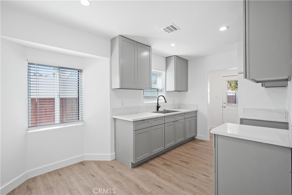 11031 Lull Street Sun Valley, CA 91352 - Photo 6 of 23