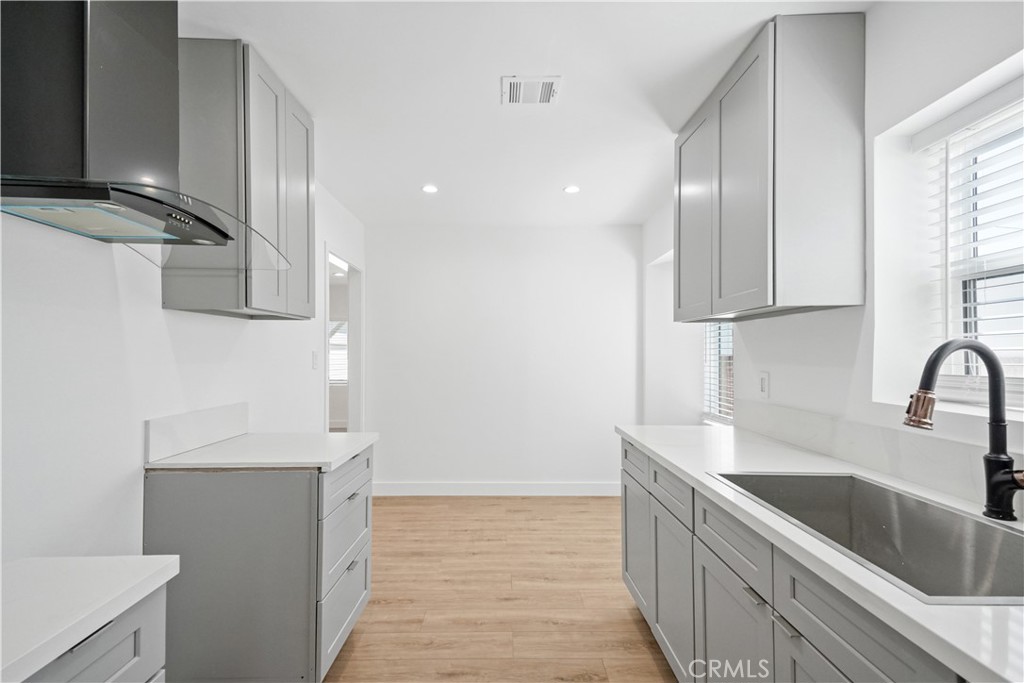 11031 Lull Street Sun Valley, CA 91352 - Photo 7 of 23