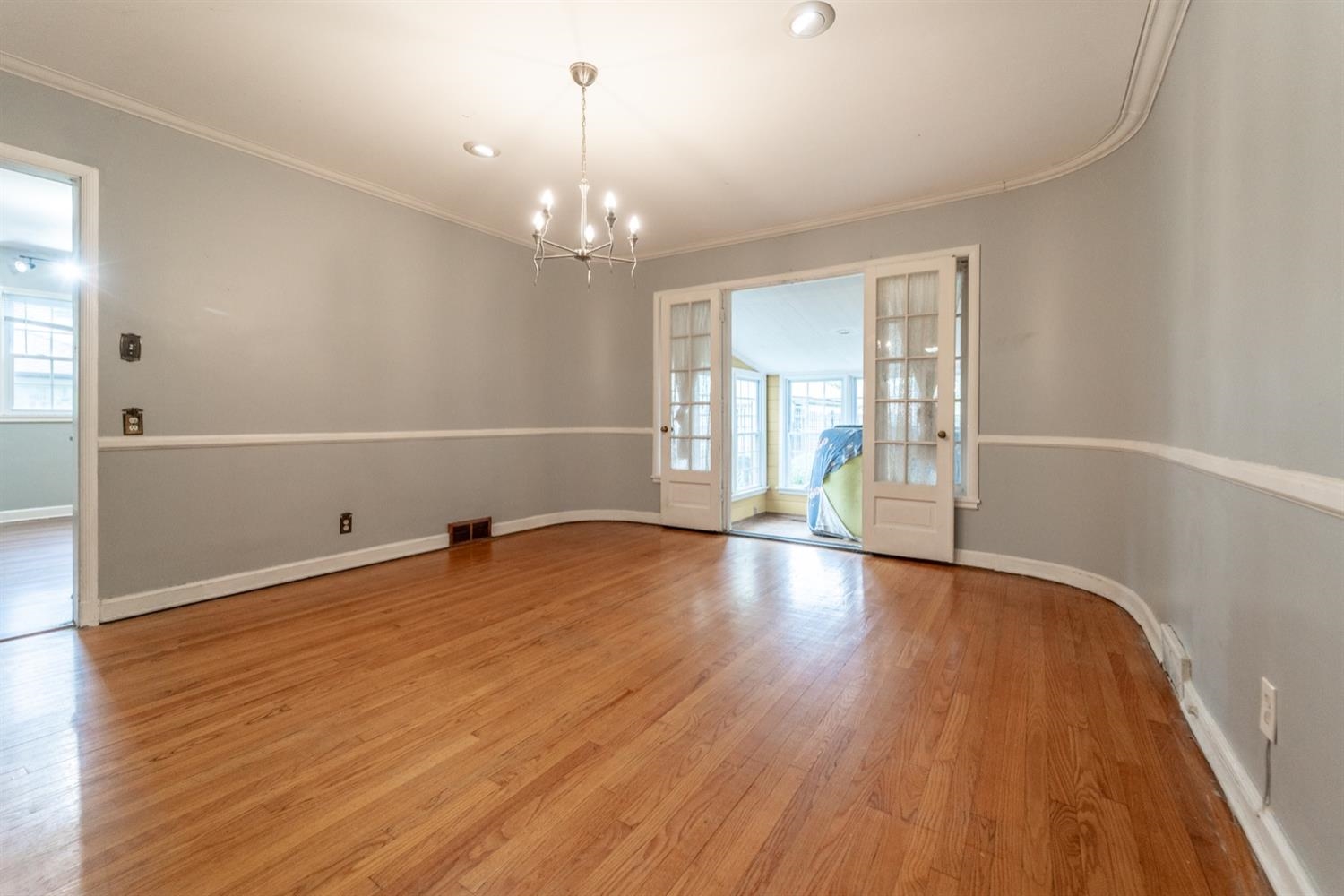 7111 Forest Avenue Hammond, IN 46324 - Photo 7 of 29 1500x1000