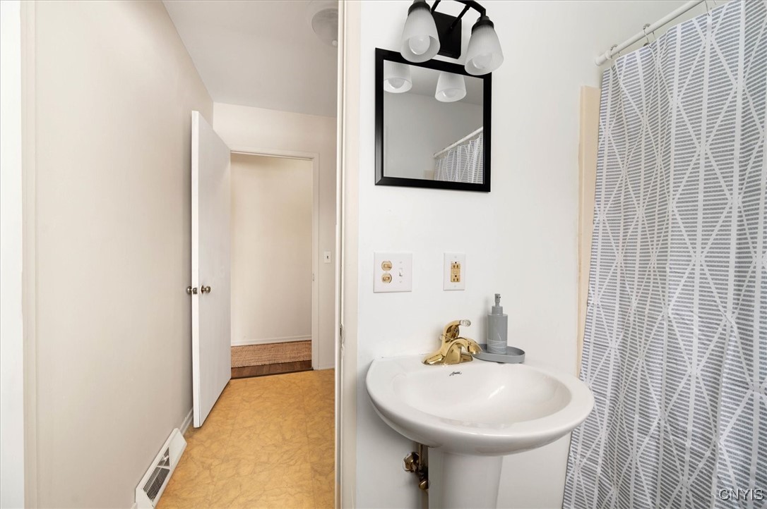 214-216 Hamilton Street Rome, NY 13440 - Photo 26 of 37 Bathroom