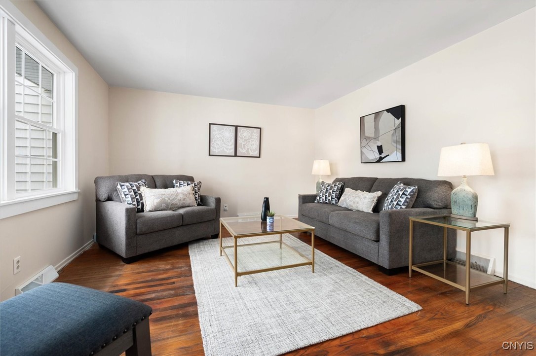 214-216 Hamilton Street Rome, NY 13440 - Photo 7 of 37 Living Room