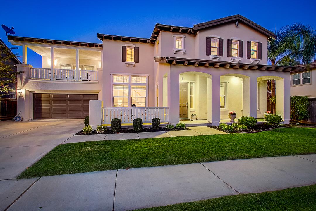 7108 Lahinch Drive Gilroy, CA 95020 - Photo 50 of 50 a front view of a house with a yard and garage