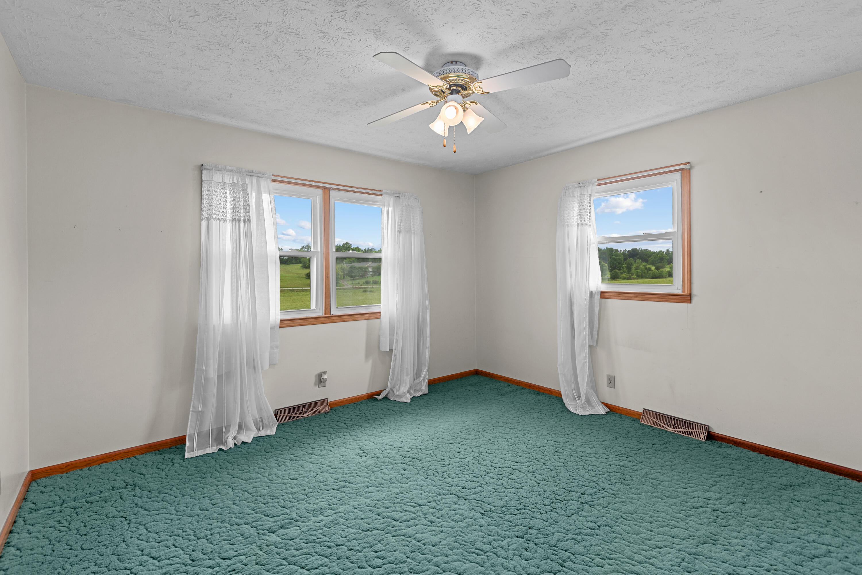 1055 Graves Road Stamping Ground, KY 40379 - Photo 16 of 27 2S7A2757