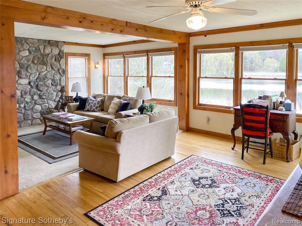 1556 Rochester Road Leonard, MI 48367 - Photo 8 of 51