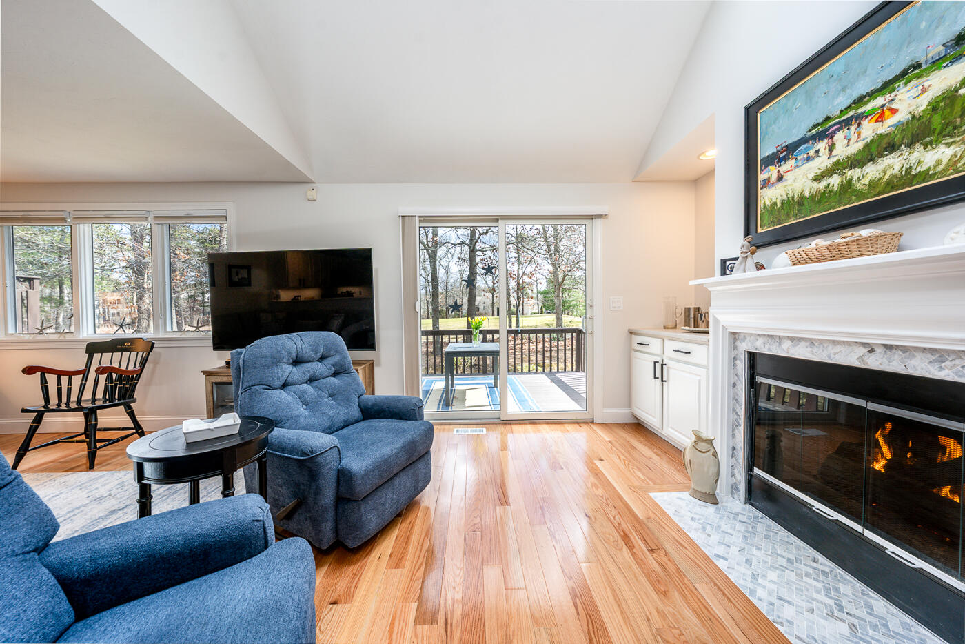 3 Longwood Road Mashpee, MA 02649 - Photo 4 of 33 Seating area