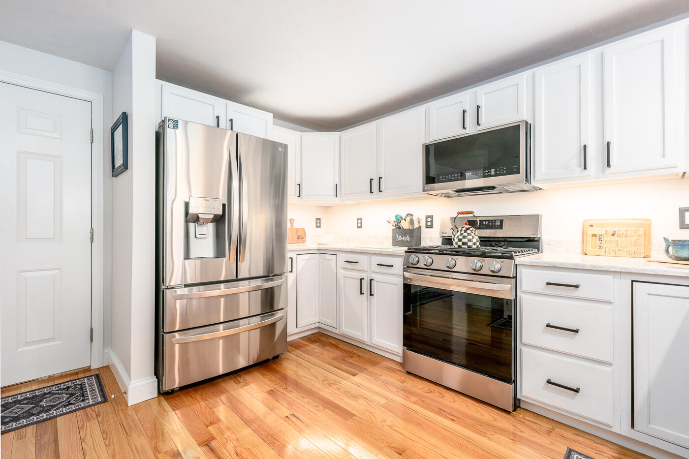 3 Longwood Road Mashpee, MA 02649 - Photo 9 of 33 Stainless Appliances