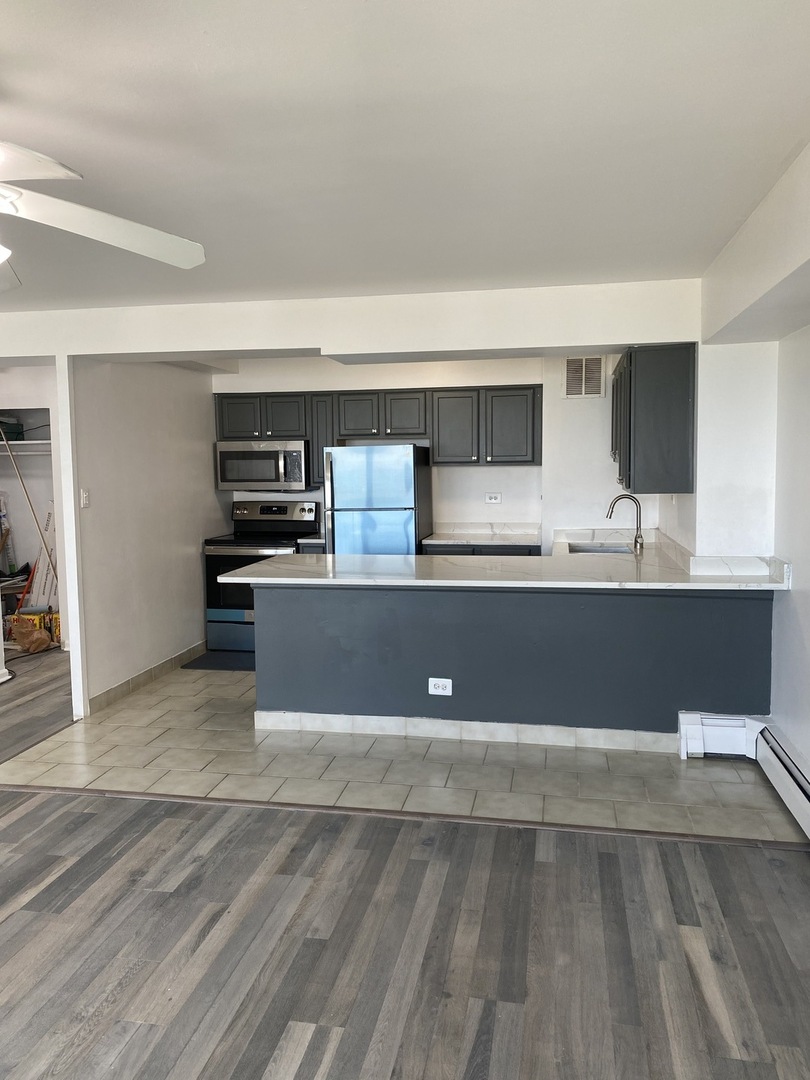 6030 North Sheridan Road, Unit 612 Chicago, IL 60660 - Photo 3 of 12