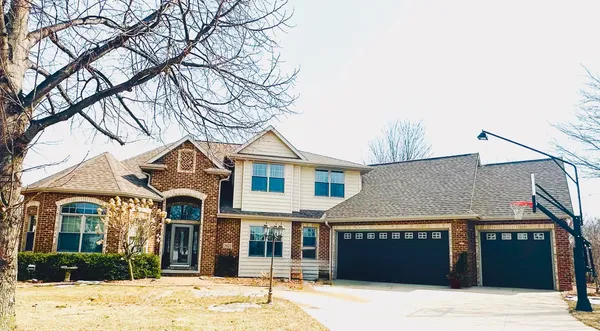 $679,900 | 2821 East Milestone Court, Appleton, WI 54913