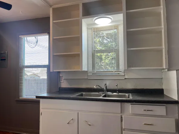 $700 | 1210 C Southwest 11th Avenue, Amarillo, TX 79101