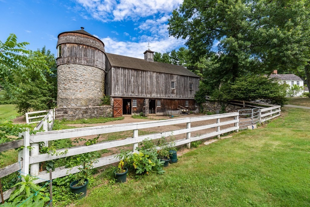 42 Carlisle Road Acton, MA 01720 - Photo 25 of 32 Gallery Image 25