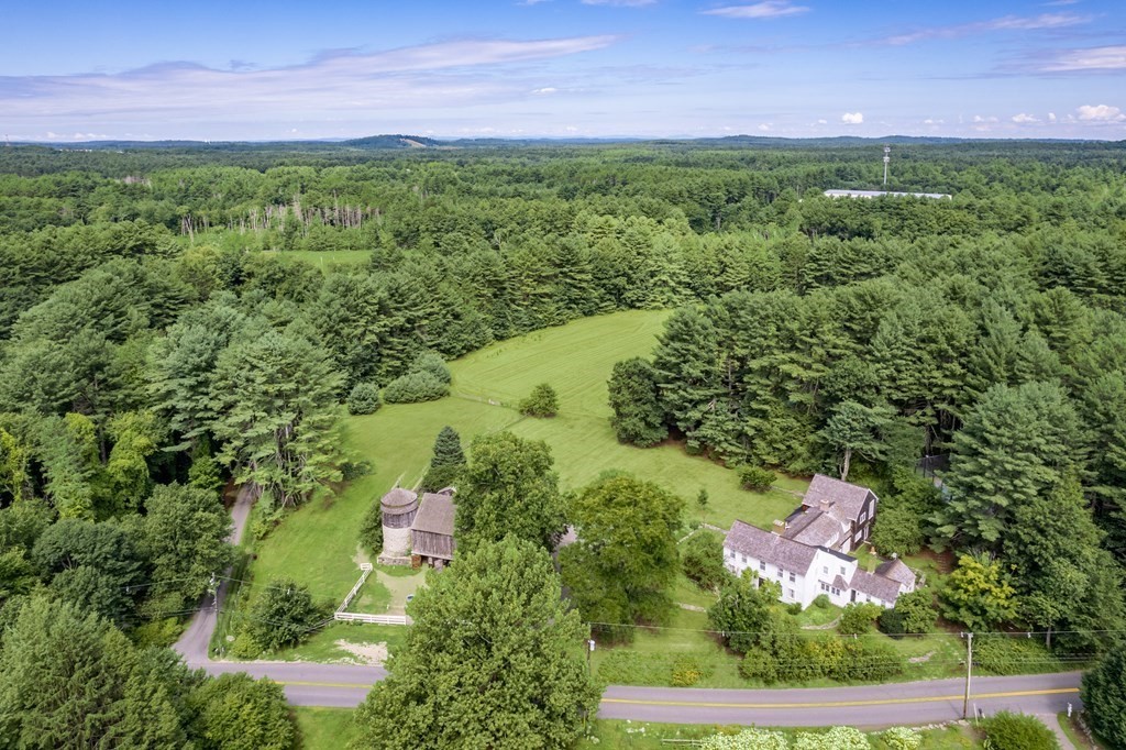 42 Carlisle Road Acton, MA 01720 - Photo 3 of 32 Gallery Image 3
