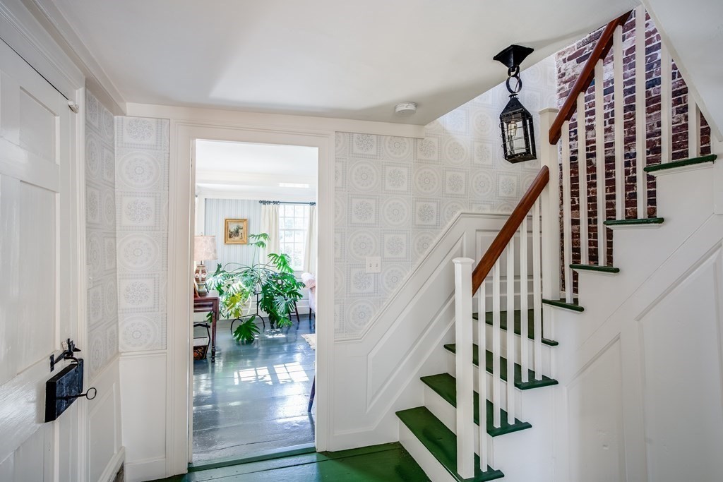 42 Carlisle Road Acton, MA 01720 - Photo 4 of 32 Gallery Image 4