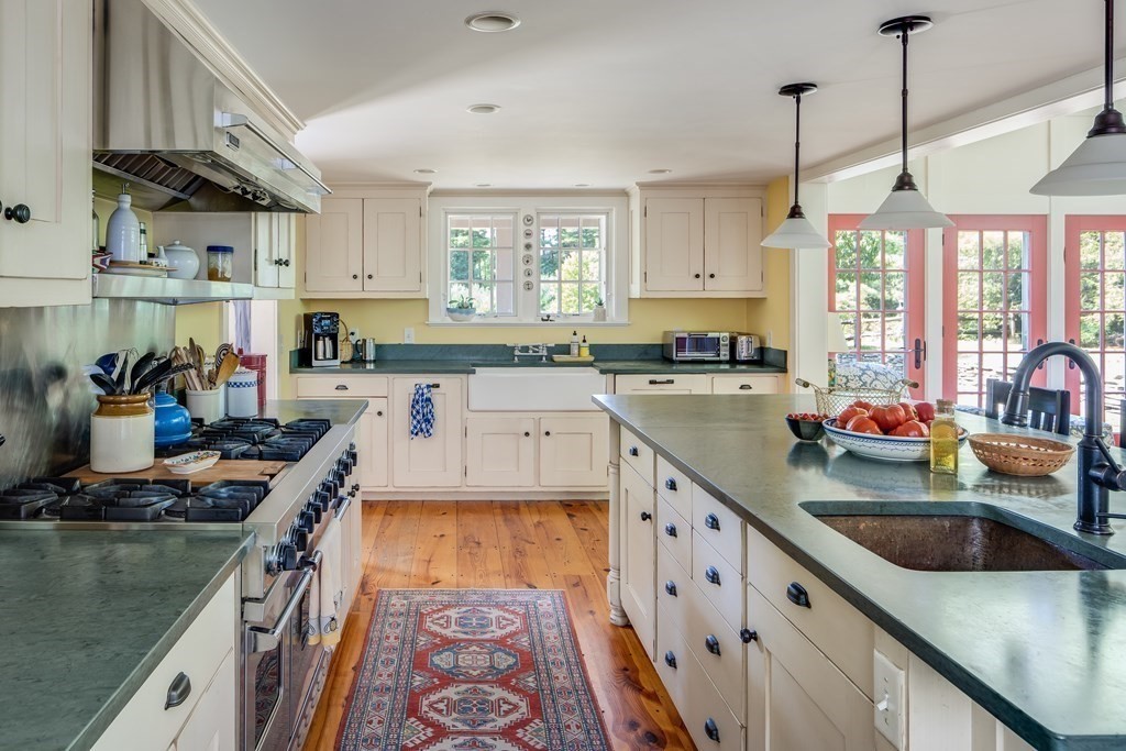 42 Carlisle Road Acton, MA 01720 - Photo 6 of 32 Gallery Image 6