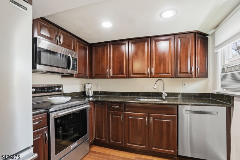 8 Morris Turnpike Randolph, NJ 07869 - Photo 5 of 30