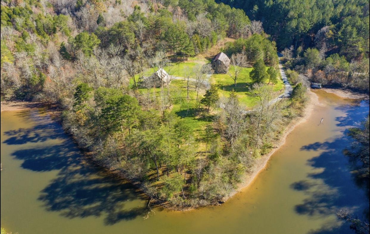 340 Bill Moser Road Vonore, TN 37885 - Photo 11 of 40 4DD293DD-AA45-4D7E-B785-F4E9E17AAF2E