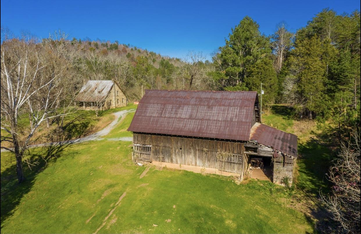 340 Bill Moser Road Vonore, TN 37885 - Photo 17 of 40 31179C23-F7A0-420E-AE64-EC65C88FDF46