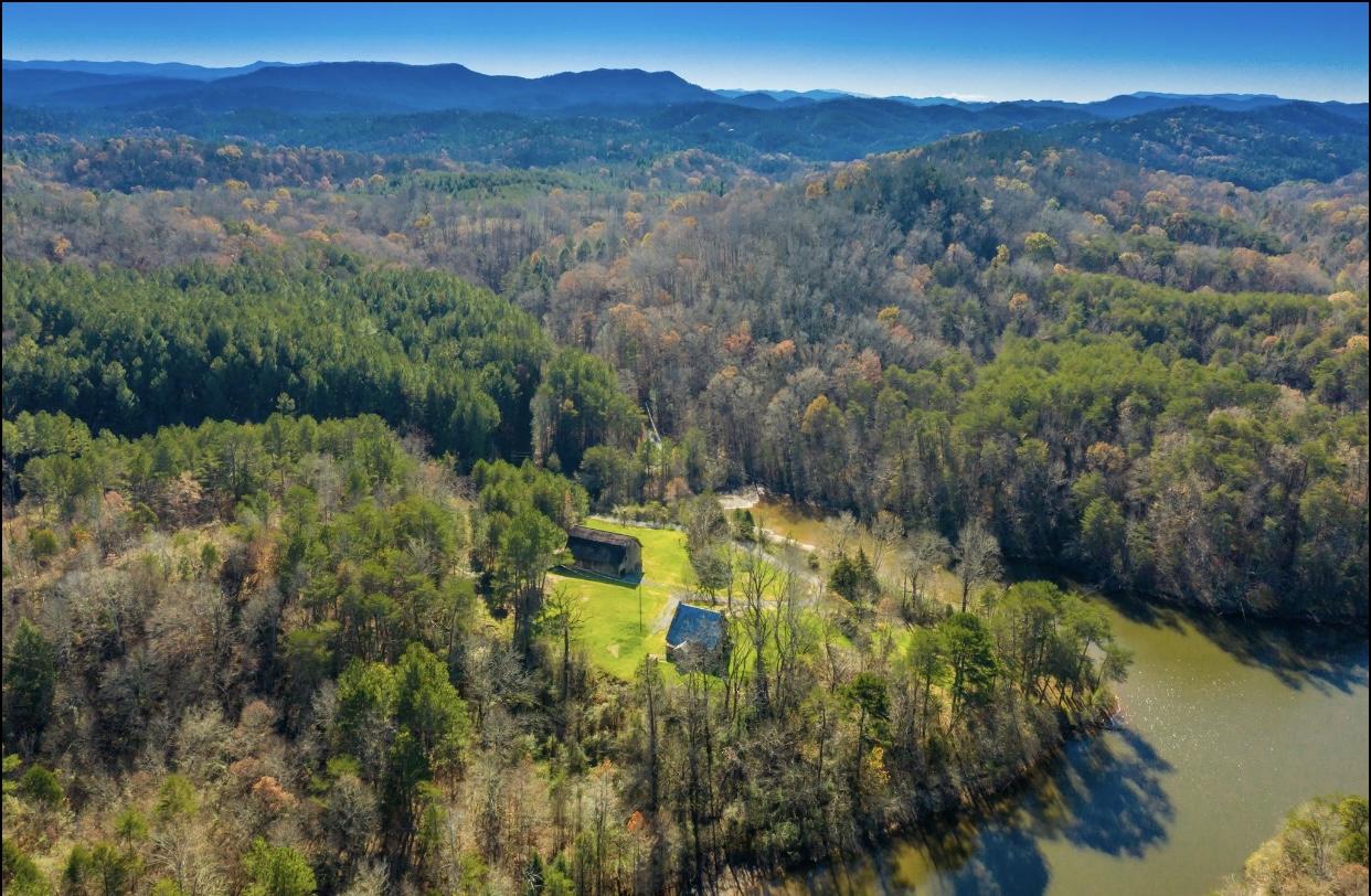 340 Bill Moser Road Vonore, TN 37885 - Photo 7 of 40 DA85DA04-83E5-4AB5-B285-674F8BC8D0A3