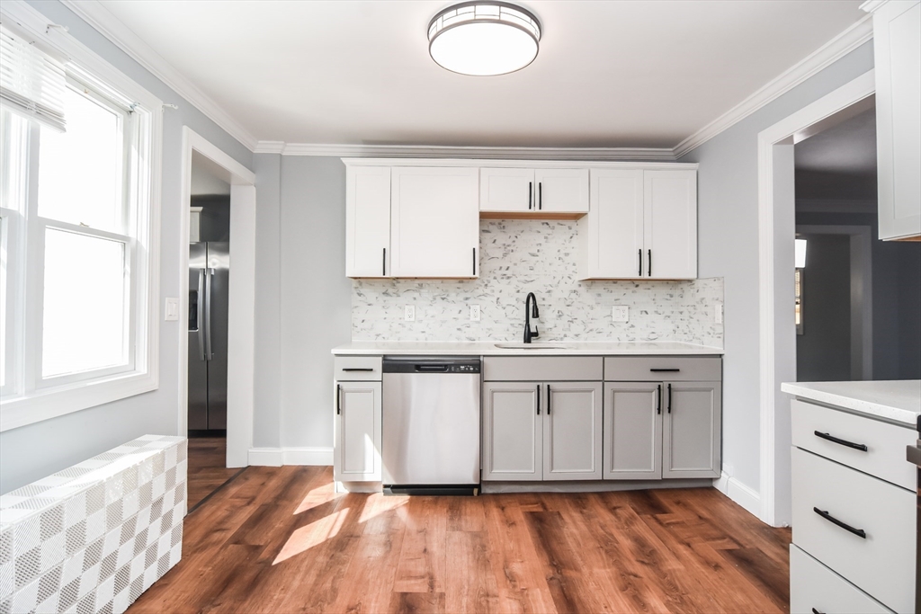 13 Crump Street Hudson, MA 01749 - Photo 3 of 33