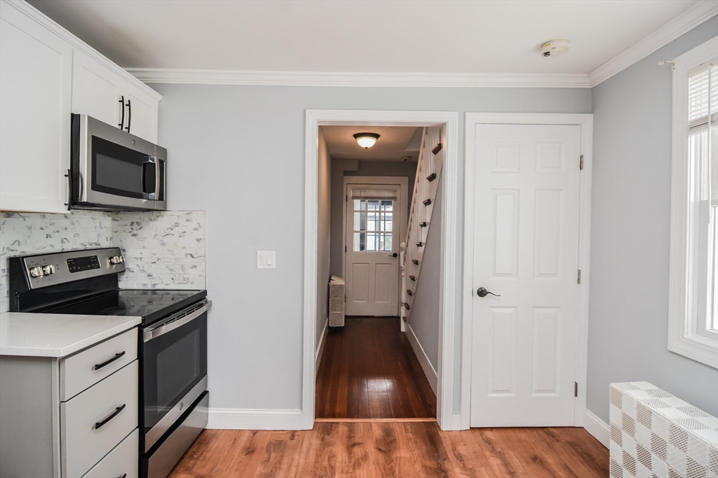 13 Crump Street Hudson, MA 01749 - Photo 5 of 33