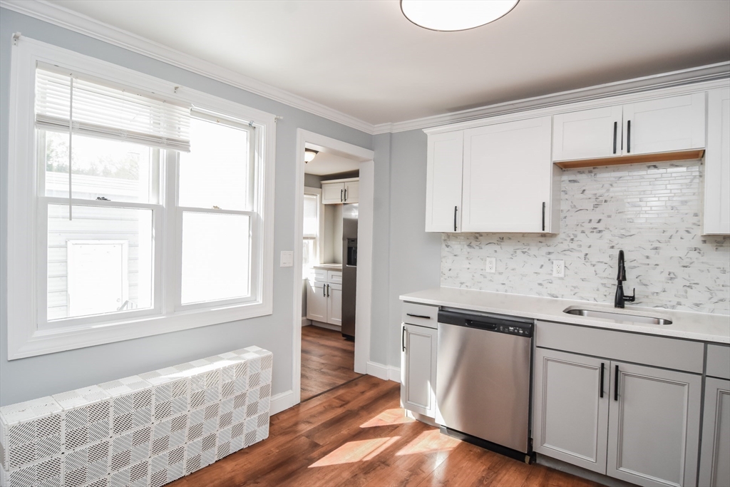 13 Crump Street Hudson, MA 01749 - Photo 8 of 33