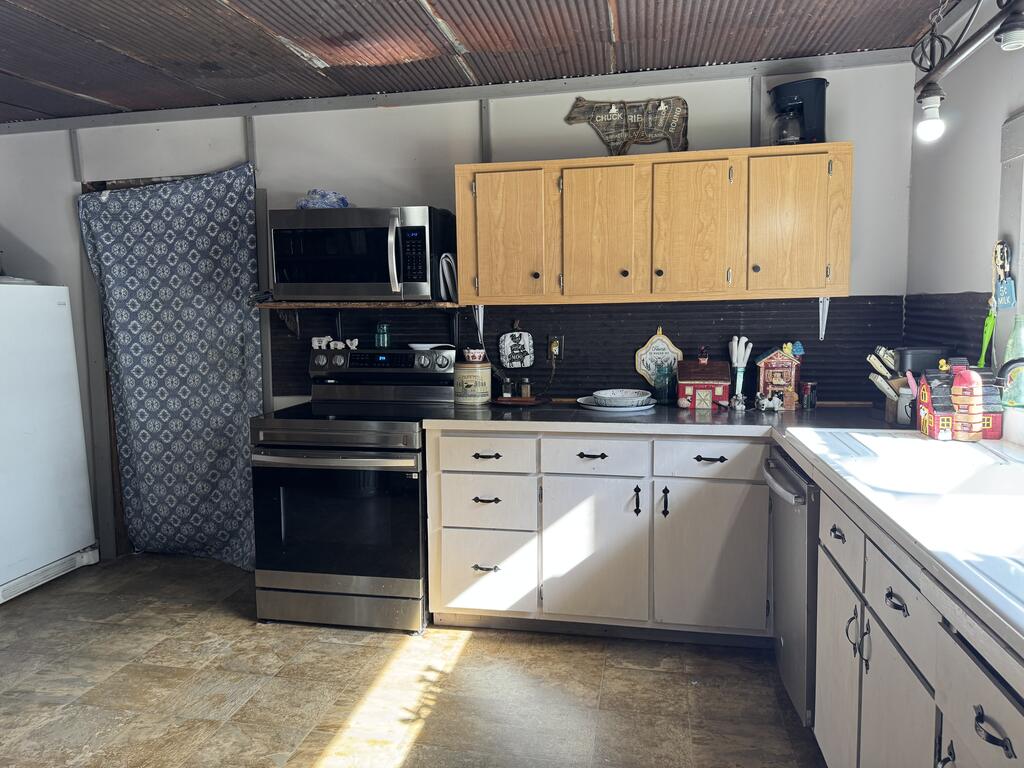 547 Smokey Br Road Danese, WV 25831 - Photo 6 of 31 Gallery Image 6