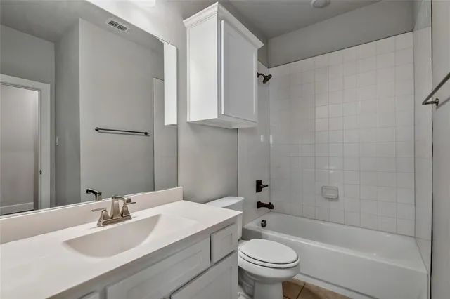 $439,990 | 3304 Lake Palestine Road, Pilot Point, TX 76258