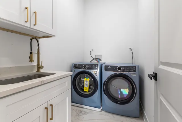 $879,000 | 2411 North 77th Avenue, Elmwood Park, IL 60707