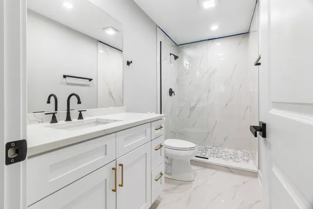 $879,000 | 2411 North 77th Avenue, Elmwood Park, IL 60707