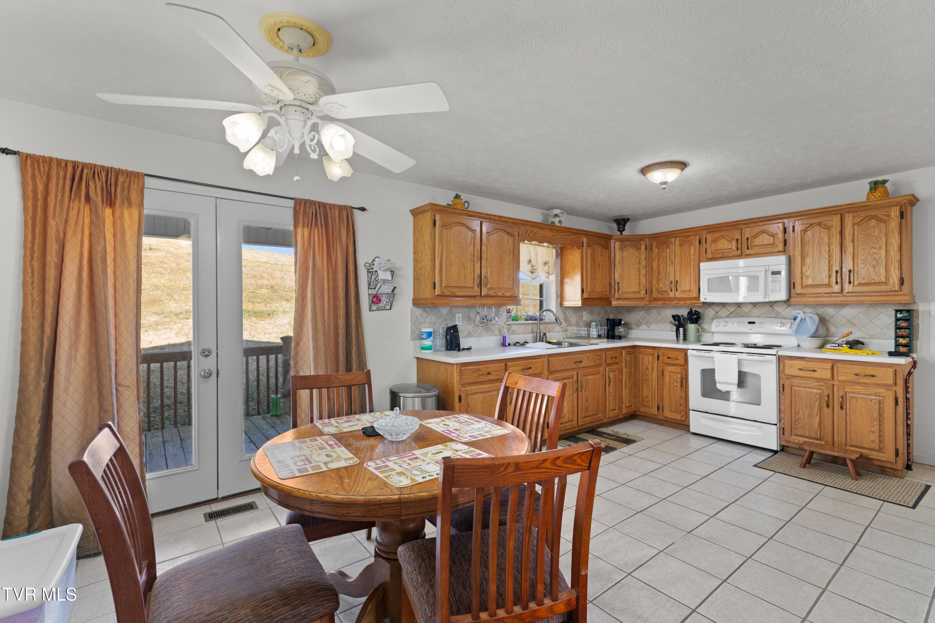 1370 Raven Hill Road Tazewell, TN 37879 - Photo 6 of 28 010-1370RavenHillRoad-Tazewell-TN-37879-