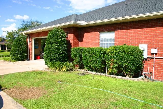 2480 Bell Ridge Drive Crestview, FL 32536 - Photo 76 of 80 Side of House 1