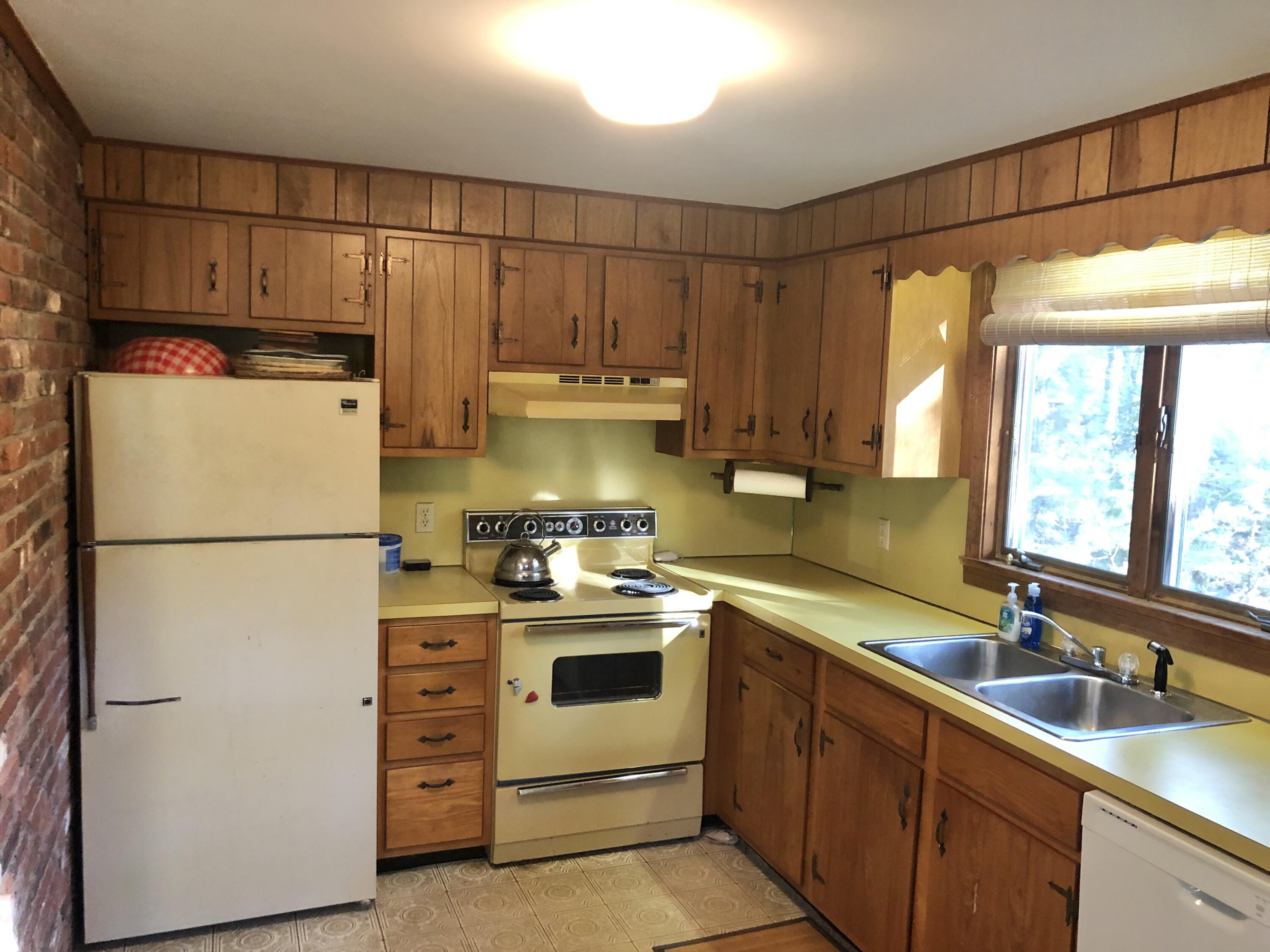 35 Epanow Road Eastham, MA 02642 - Photo 8 of 29 2108C71E-9B2E-48E8-8F09-D3DF156261A9