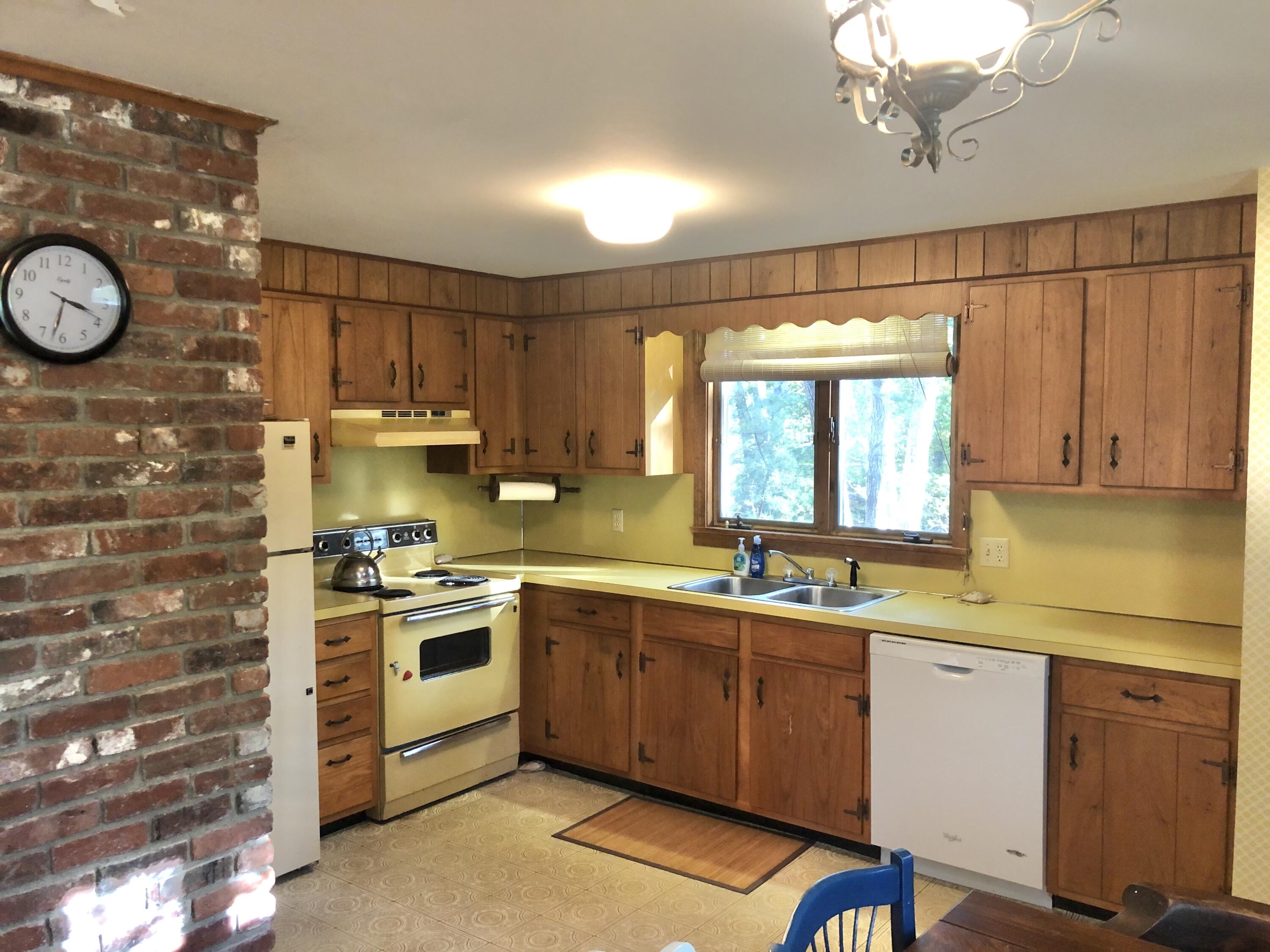35 Epanow Road Eastham, MA 02642 - Photo 9 of 29 568246CF-1347-4234-91A7-E5523FCB5492