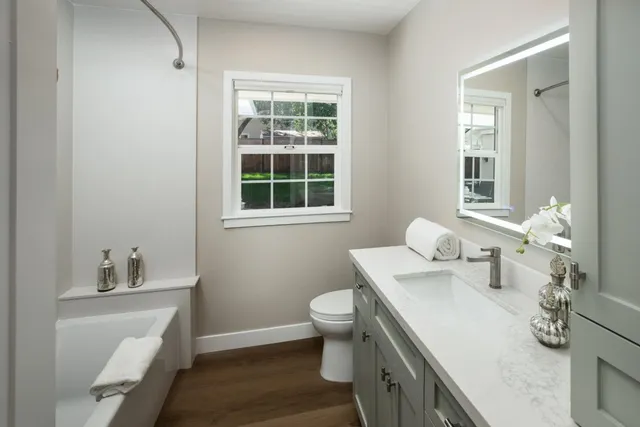 $5,788,000 | 706 University Avenue, Los Altos, CA 94022