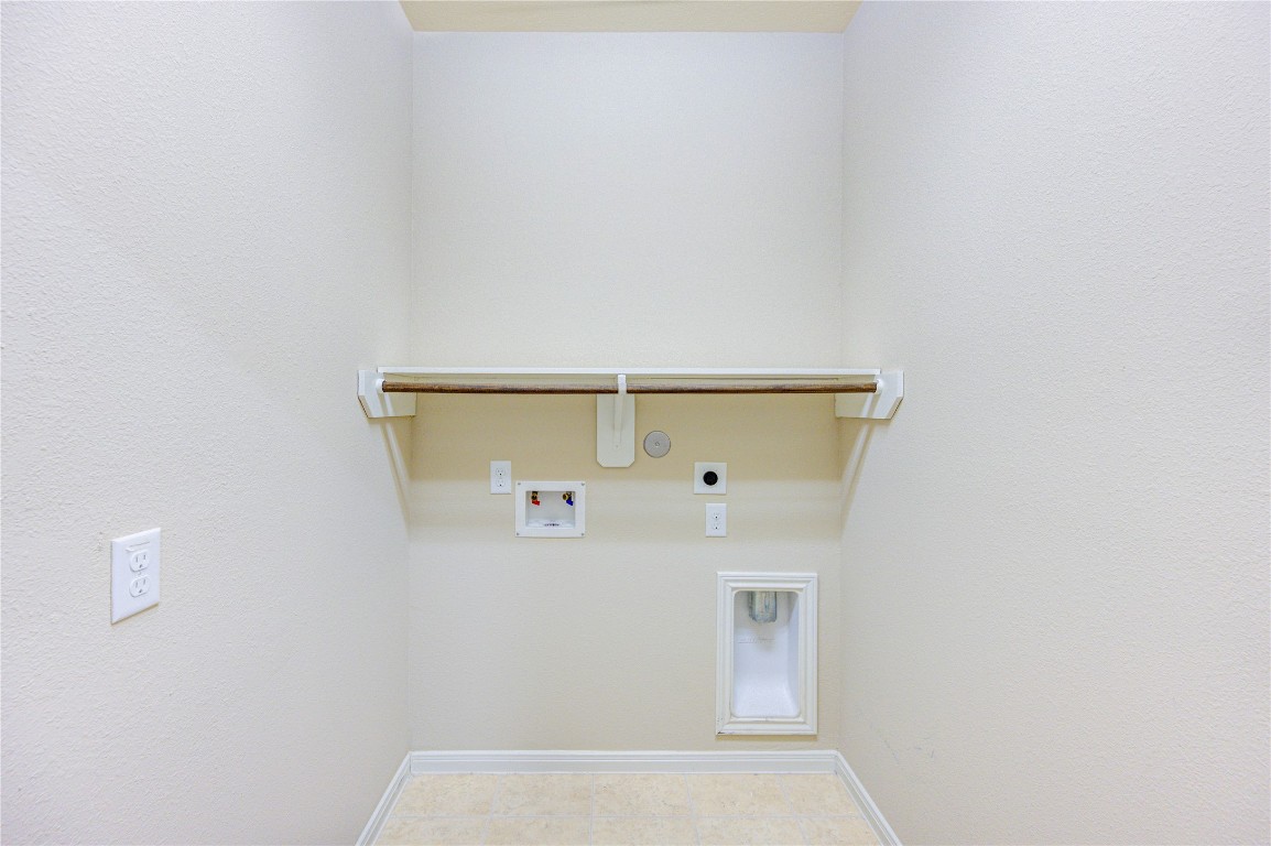 19306 Boulder Bay Lane Humble, TX 77346 - Photo 35 of 46 a view of cupboard
