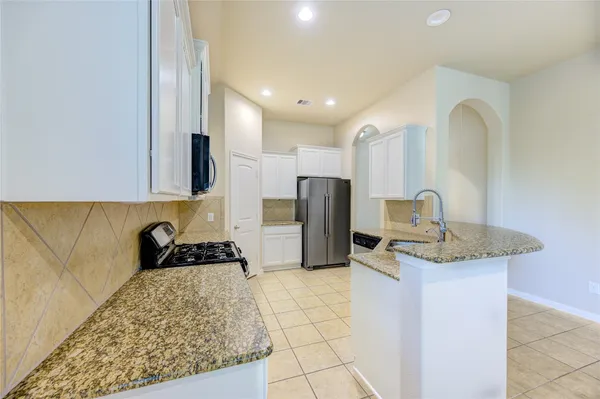 $2,450 | 19306 Boulder Bay Lane, Humble, TX 77346