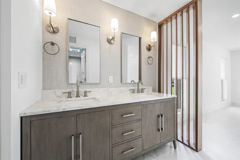 $300,000 | 1541 Northwest 20th Avenue, Unit 101, Delray Beach, FL 33445