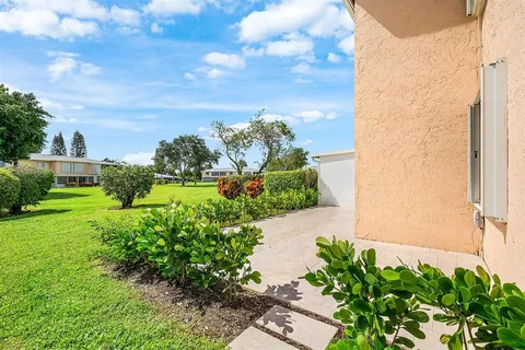 $300,000 | 1541 Northwest 20th Avenue, Unit 101, Delray Beach, FL 33445