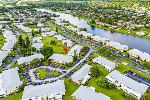 $300,000 | 1541 Northwest 20th Avenue, Unit 101, Delray Beach, FL 33445