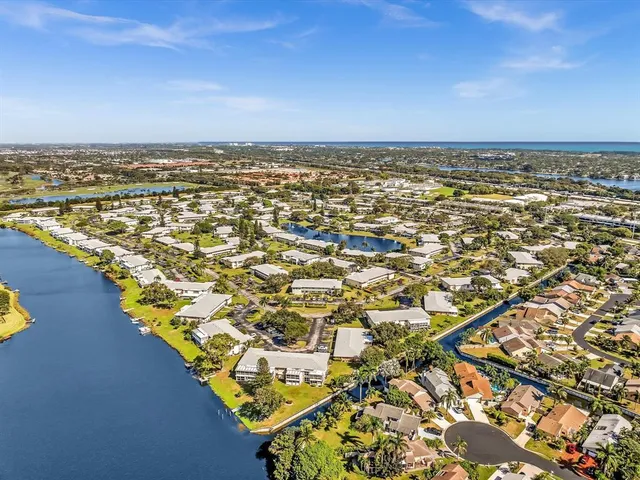 $300,000 | 1541 Northwest 20th Avenue, Unit 101, Delray Beach, FL 33445