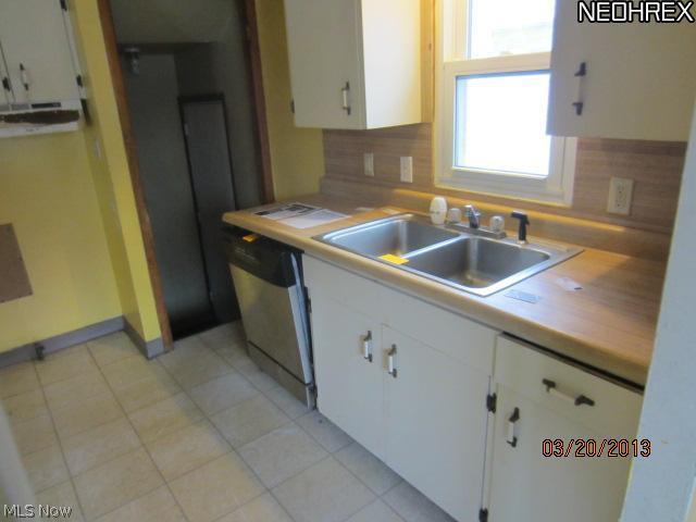 11200 Snow Road Parma, OH 44130 - Photo 6 of 17