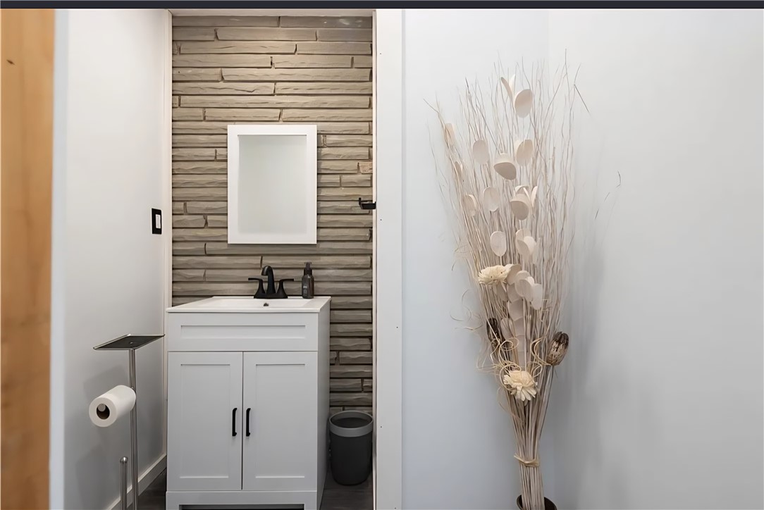 1568 Schlegel Road Webster, NY 14580 - Photo 15 of 18