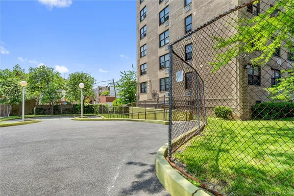 $165,000 | 1966 Newbold Avenue, Unit 505 | Unionport