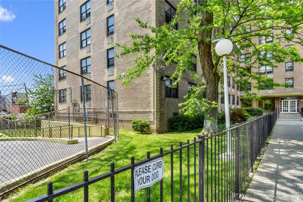 $165,000 | 1966 Newbold Avenue, Unit 505 | Unionport