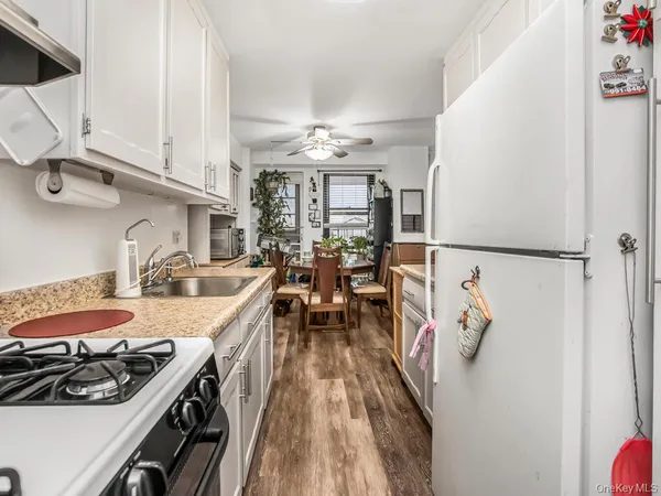 $165,000 | 1966 Newbold Avenue, Unit 505 | Unionport