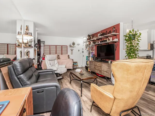 $169,000 | 1966 Newbold Avenue, Unit 505 | Unionport