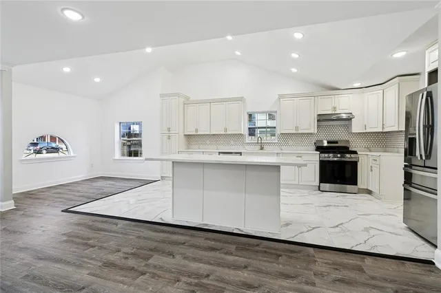 $349,900 | 110 Alexander Place, Arabi, LA 70032