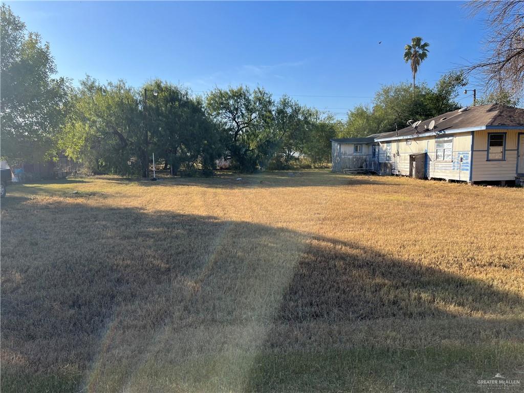 12617 North 57th Street Mission, TX 78573 - Photo 5 of 5 a view of a house with pool and a yard