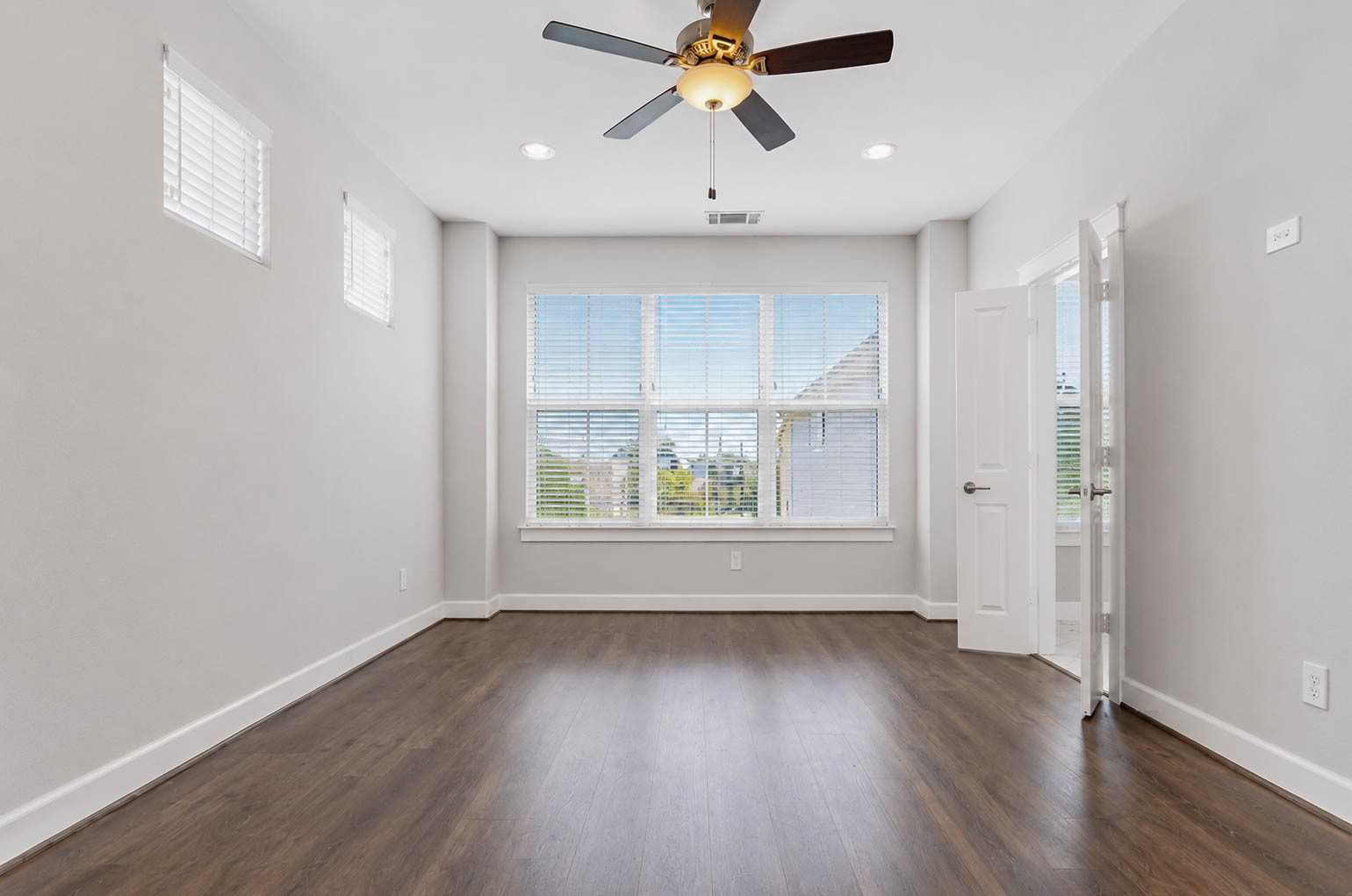 603 Link Road, Unit H Houston, TX 77009 - Photo 10 of 29 Gallery Image 10
