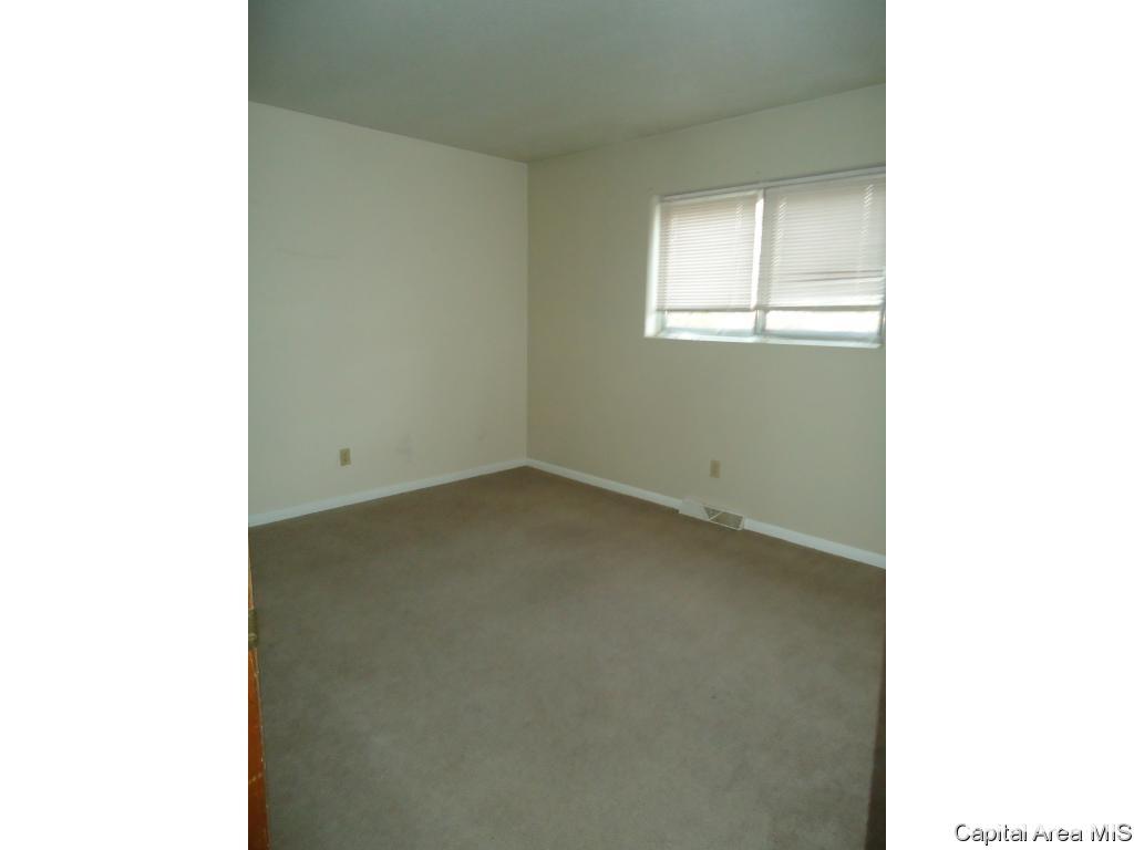 2107 Lexington Drive Springfield, IL 62704 - Photo 7 of 13