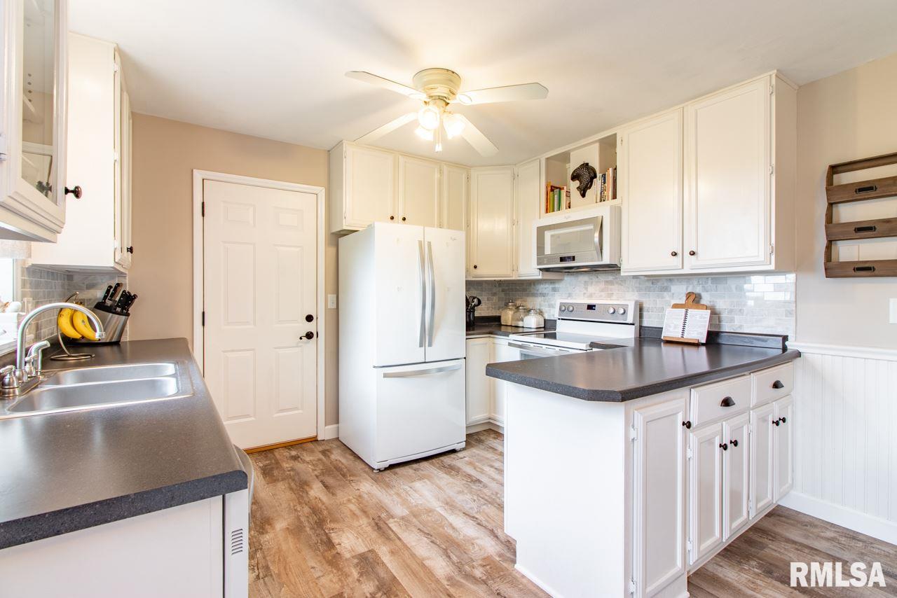 10123 Arrow Road Tremont, IL 61568 - Photo 9 of 36